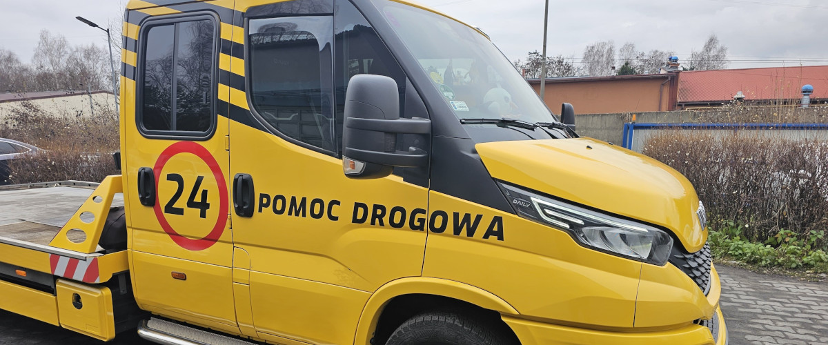 Bezpieczny przewóz aut lawetą w Pyrzowicach – praktyczne wskazówki